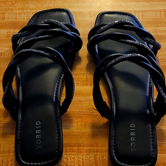 torrid Shoes - GUC TORRID SLIP ON SANDALS SZ 11WW
